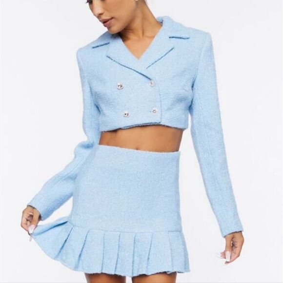 BRAND NEW WOVEN TWEED BLAZER FEATURING A CROPPED LENGTH, NOTCHED LABELS SETS - Picture 9 of 16